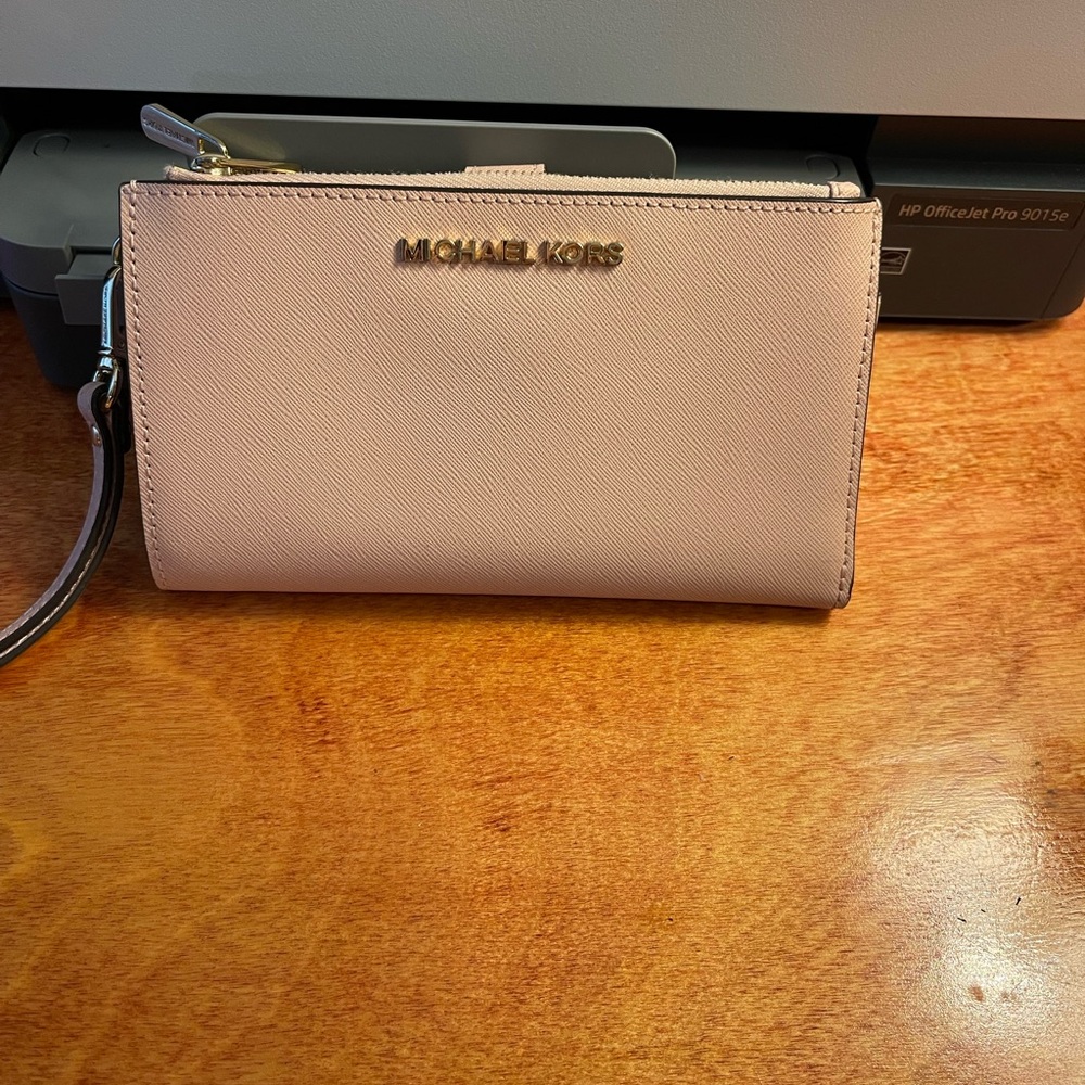 Michael Kors Wallet🎈🎈